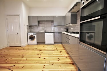 9 bed house, Fern Avenue, Jesmond, Newcastle, NE22RA - Image 2